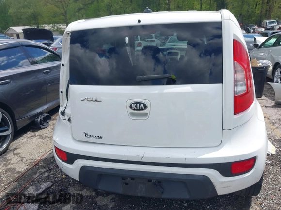 2013 Kia Soul + z VIN KNDJT2A63D7754484, wystawiony jako IAAI lot #42011255 z przebiegiem 219 117 mil mil oraz . Historia ofert i sprzedaży dostępna na DreamBid. Obrazek 17.