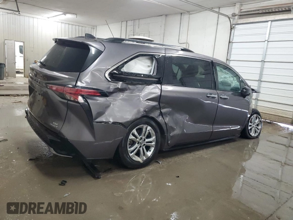 2021 Toyota Sienna XSE with VIN 5TDDSKFCXMS010689, listed as a Copart auction lot 44507265 with 114,432 mi miles and Salvage Title. Bid and sale history available at carsss.com. Image 3.