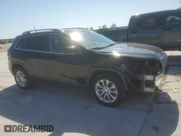 2019 Jeep Cherokee Latitude with VIN 1C4PJLCB9KD203992, listed as a Copart auction lot 52029165 with 135,534 mi miles and Salvage Title. Bid and sale history available at carsss.com. Image 4.
