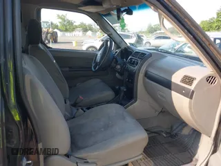 2002 Nissan Xterra XE z VIN 5N1ED28Y82C521190, wystawiony jako IAAI lot #42469865 z przebiegiem 210 507 mil mil oraz . Historia ofert i sprzedaży dostępna na DreamBid. Obrazek 5.