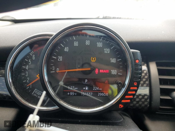 2015 MINI Hardtop 4 Door S with VIN WMWXU3C50F2B56905, listed as a Copart auction lot 59747905 with 151,537 mi miles and Clean title. Bid and sale history available at DreamBid. Image 9.