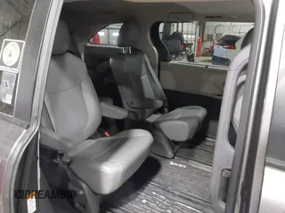 2021 Toyota Sienna XLE with VIN 5TDYSKFC4MS031961, listed as a IAAI auction lot 41601788 with 56,640 mi miles. Bid and sale history available at carsss.com. Image 8.