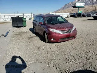 2016 Toyota Sienna XLE with VIN 5TDYK3DC9GS755500, listed as a Copart auction lot 42831485 with 60,890 mi miles and Salvage Title. Bid and sale history available at carsss.com. Image 12.