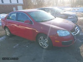 2010 Volkswagen Jetta Sedan Limited with VIN 3VWRZ7AJ4AM026674, listed as a IAAI auction lot 41503985 with 135,879 mi miles. Bid and sale history available at carsss.com. Image 1.