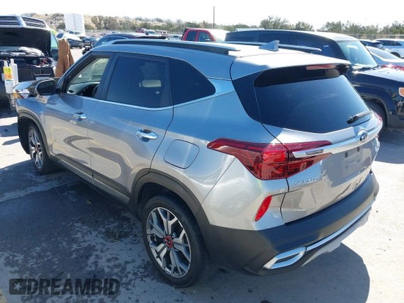 2021 Kia Seltos SX with VIN KNDETCA22M7058882, listed as a IAAI auction lot 41766188 with 43,630 mi miles. Bid and sale history available at carsss.com. Image 3.