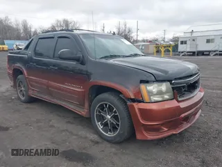 2008 Chevrolet Avalanche LTZ with VIN 3GNFK12328G240361, listed as a IAAI auction lot 41865557 with 177,959 mi miles and . Bid and sale history available at DreamBid. Image 1.