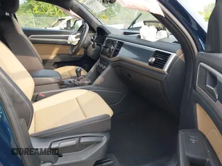 2022 Volkswagen Atlas SE z VIN 1V2KC2CA9NC216742, wystawiony jako IAAI lot #42406428 z przebiegiem 34 598 mil mil oraz . Historia ofert i sprzedaży dostępna na DreamBid. Obrazek 5.