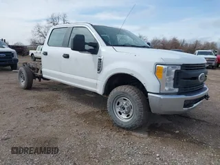 2017 Ford Super Duty F-250 SRW XL with VIN 1FD7W2B69HEC90498, listed as a IAAI auction lot 42032220 with 1 mi miles. Bid and sale history available at carsss.com. Image 1.
