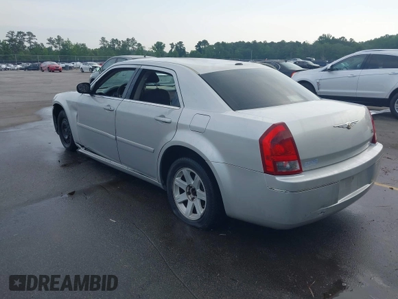 2007 Chrysler 300 Touring z VIN 2C3KA53G07H792947, wystawiony jako IAAI lot #42225359 z przebiegiem 234 291 mil mil oraz . Historia ofert i sprzedaży dostępna na DreamBid. Obrazek 3.
