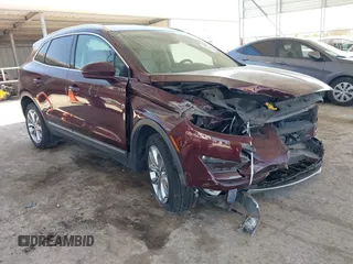 2019 Lincoln MKC Select z VIN 5LMCJ2C92KUL17640, wystawiony jako IAAI lot #41981742 z przebiegiem 58 677 mil mil oraz . Historia ofert i sprzedaży dostępna na DreamBid. Obrazek 1.