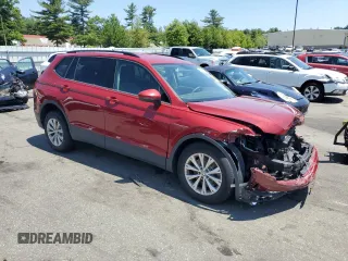 2018 Volkswagen Tiguan S z VIN 3VV0B7AX5JM209488, wystawiony jako Copart lot #61195035 z przebiegiem Nie podano mil oraz Szkoda całkowita • Salvage title. Historia ofert i sprzedaży dostępna na DreamBid. Obrazek 4.