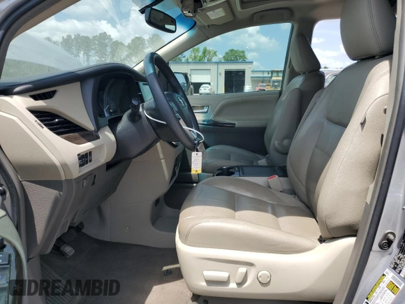 2017 Toyota Sienna XLE Auto Access Seat z VIN 5TDYZ3DC4HS777756, wystawiony jako Copart lot #54492365 z przebiegiem 183 890 mil mil oraz Czysty tytuł • Clean title. Historia ofert i sprzedaży dostępna na DreamBid. Obrazek 7.