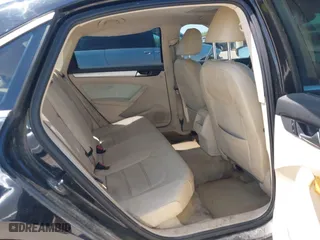 2012 Volkswagen Passat SE with VIN 1VWBH7A32CC094465, listed as a IAAI auction lot 41998550 with 139,833 mi miles. Bid and sale history available at carsss.com. Image 8.