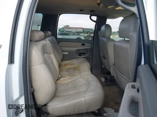 2002 Chevrolet Suburban LT with VIN 3GNFK16T72G327657, listed as a IAAI auction lot 42803663 with Not provided miles and . Bid and sale history available at DreamBid. Image 8.