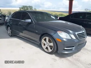 2012 Mercedes-Benz E 350 Luxury z VIN WDDHF8JB2CA601866, wystawiony jako IAAI lot #42223386 z przebiegiem 138 785 mil mil oraz . Historia ofert i sprzedaży dostępna na DreamBid. Obrazek 1.