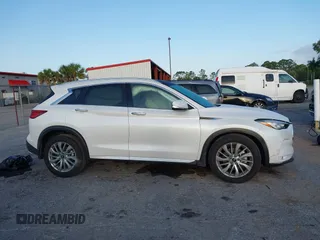 2024 Infiniti QX50 Luxe z VIN 3PCAJ5BA1RF108713, wystawiony jako IAAI lot #42004002 z przebiegiem 14 752 mil mil oraz . Historia ofert i sprzedaży dostępna na DreamBid. Obrazek 13.