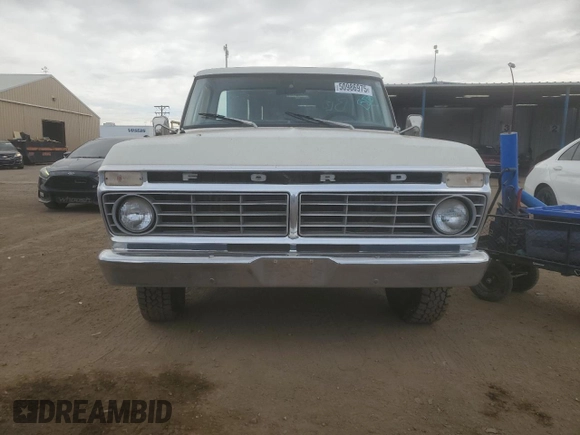 1975 Ford F-250 z VIN F25MRX29466, wystawiony jako Copart lot #50986975 z przebiegiem 92 878 mil mil oraz Nie do naprawy • Non repairable. Historia ofert i sprzedaży dostępna na DreamBid. Obrazek 5.