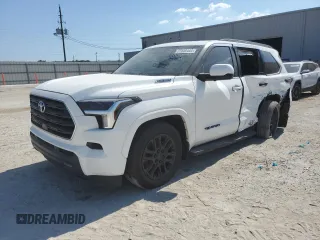 2024 Toyota Sequoia SR5 with VIN 7SVAAABA6RX034127, listed as a Copart auction lot 77848444 with 7,528 mi miles and Salvage Title. Bid and sale history available at carsss.com. Image 1.