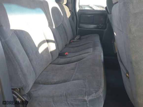 2001 Chevrolet Silverado 1500 LS with VIN 2GCEC19V711128338, listed as a IAAI auction lot 40934362 with 219,613 mi miles. Bid and sale history available at carsss.com. Image 8.
