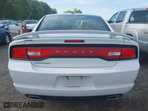 2014 Dodge Charger SXT with VIN 2C3CDXHG4EH337807, listed as a IAAI auction lot 42027319 with 151,988 mi miles. Bid and sale history available at carsss.com. Image 17.