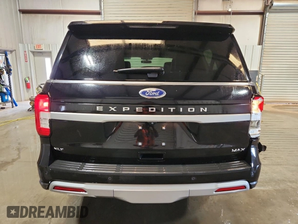 2024 Ford Expedition Max XLT with VIN 1FMJK1J80REA39398, listed as a Copart auction lot 63090695 with 46,528 mi miles and Clean title. Bid and sale history available at DreamBid. Image 6.