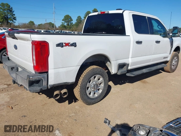 2024 Ford Super Duty F-250 SRW XL with VIN 1FT7W2BT7REE11458, listed as a IAAI auction lot 41733770 with 30,695 mi miles. Bid and sale history available at carsss.com. Image 4.