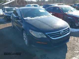 2012 Volkswagen CC Sport z VIN WVWMP7AN2CE510471, wystawiony jako IAAI lot #41409859 z przebiegiem 164 940 mil mil oraz . Historia ofert i sprzedaży dostępna na DreamBid. Obrazek 1.