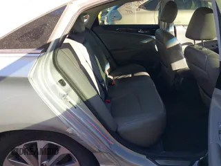 2014 Hyundai Sonata SE with VIN 5NPEC4AC0EH848726, listed as a IAAI auction lot 41747200 with 121,720 mi miles and . Bid and sale history available at DreamBid. Image 8.