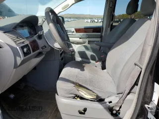 2010 Chrysler Town & Country Touring with VIN 2A4RR5D17AR392067, listed as a Copart auction lot 49026115 with 110,526 mi miles and Clean Title. Bid and sale history available at carsss.com. Image 7.