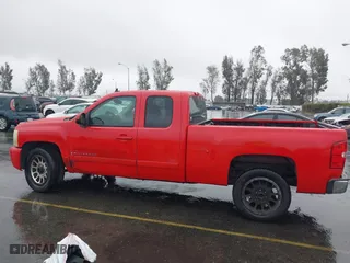 2008 Chevrolet Silverado 1500 LT w/1LT with VIN 1GCEC19018Z330212, listed as a IAAI auction lot 41559488 with 296,792 mi miles. Bid and sale history available at carsss.com. Image 14.