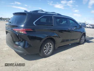 2021 Toyota Sienna XLE with VIN 5TDJSKFC6MS022731, listed as a Copart auction lot 49580525 with 204,889 mi miles and Salvage Title. Bid and sale history available at carsss.com. Image 3.
