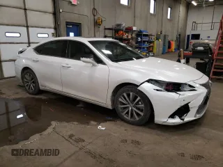 2021 Lexus ES with VIN 58ADA1C15MU003911, listed as a Copart auction lot 45132645 with 17,153 mi miles and Salvage Title. Bid and sale history available at carsss.com. Image 4.