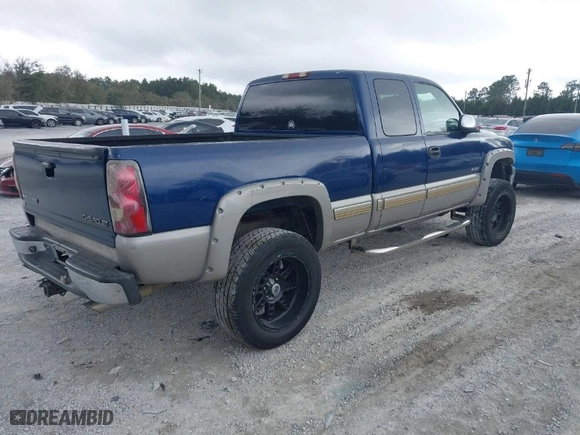 2001 Chevrolet Silverado 1500 LS with VIN 2GCEC19T311396687, listed as a IAAI auction lot 41552808 with 183,040 mi miles. Bid and sale history available at carsss.com. Image 4.