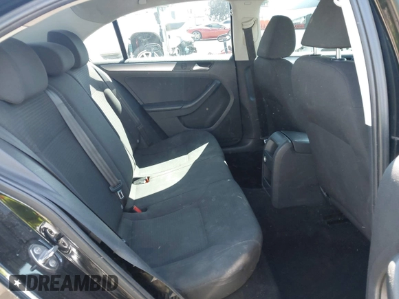 2015 Volkswagen Jetta Sedan 1.8T SE with VIN 3VWD17AJ6FM235908, listed as a IAAI auction lot 42015028 with 178,814 mi miles. Bid and sale history available at carsss.com. Image 8.