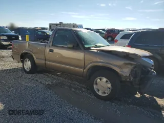 2002 GMC Sonoma SL with VIN 1GTCS145628255534, listed as a Copart auction lot 80115964 with 78,550 mi miles and Salvage Title. Bid and sale history available at carsss.com. Image 4.