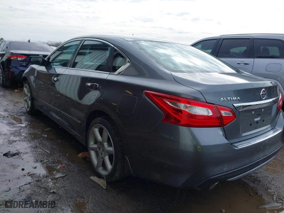 2017 Nissan Altima 2.5 SR with VIN 1N4AL3AP8HC227283, listed as a IAAI auction lot 41485809 with 51,317 mi miles. Bid and sale history available at carsss.com. Image 3.