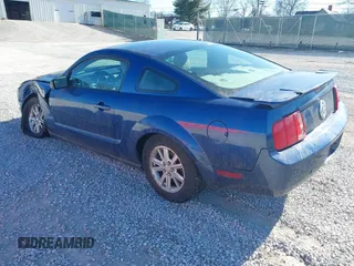 2007 Ford Mustang Deluxe with VIN 1ZVFT80N575315401, listed as a IAAI auction lot 41698515 with 157,141 mi miles. Bid and sale history available at carsss.com. Image 3.