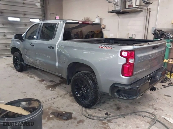 2024 Chevrolet Silverado 1500 LT Trail Boss with VIN 3GCUDFED9RG416593, listed as a IAAI auction lot 41896750 with 7,375 mi miles. Bid and sale history available at carsss.com. Image 3.