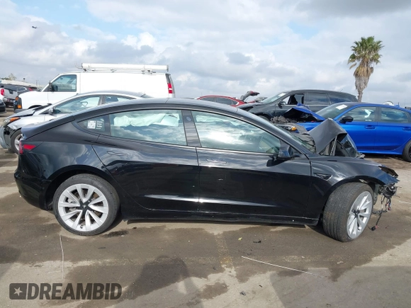 2021 Tesla Model 3 Long Range z VIN 5YJ3E1EB0MF855531, wystawiony jako IAAI lot #42079034 z przebiegiem 35 899 mil mil oraz . Historia ofert i sprzedaży dostępna na DreamBid. Obrazek 14.