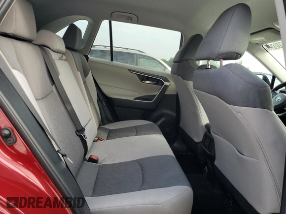 2021 Toyota RAV4 XLE z VIN 2T3W1RFV2MW176273, wystawiony jako Copart lot #62702095 z przebiegiem 37 934 mil mil oraz Szkoda całkowita • Salvage title. Historia ofert i sprzedaży dostępna na DreamBid. Obrazek 12.