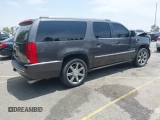 2011 Cadillac Escalade ESV Premium z VIN 1GYS4JEF2BR149146, wystawiony jako IAAI lot #42370325 z przebiegiem 68 787 mil mil oraz . Historia ofert i sprzedaży dostępna na DreamBid. Obrazek 4.