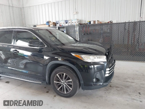 2018 Toyota Highlander SE z VIN 5TDJZRFH5JS532919, wystawiony jako IAAI lot #42246687 z przebiegiem 190 890 mil mil oraz . Historia ofert i sprzedaży dostępna na DreamBid. Obrazek 6.