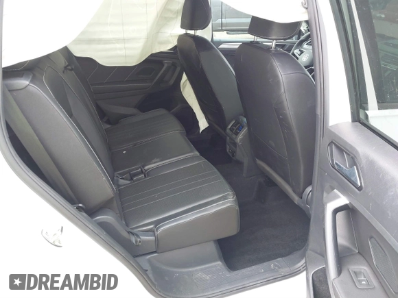2024 Volkswagen Tiguan SE R-Line Black z VIN 3VVCB7AX7RM112446, wystawiony jako IAAI lot #41229232 z przebiegiem 6 685 mil mil oraz . Historia ofert i sprzedaży dostępna na DreamBid. Obrazek 8.