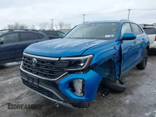 2024 Volkswagen Atlas SE with VIN 1V2KE2CA2RC225881, listed as a IAAI auction lot 41576436 with 9,408 mi miles and . Bid and sale history available at DreamBid. Image 18.