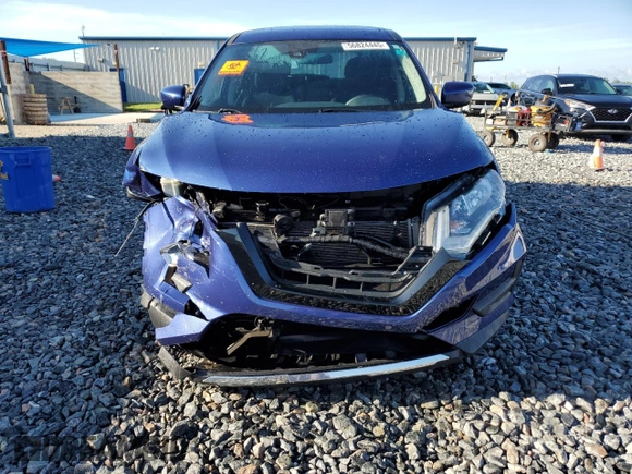 2020 Nissan Rogue S z VIN 5N1AT2MT4LC812296, wystawiony jako Copart lot #56824445 z przebiegiem 88 003 mil mil oraz Szkoda całkowita • Salvage title. Historia ofert i sprzedaży dostępna na DreamBid. Obrazek 5.