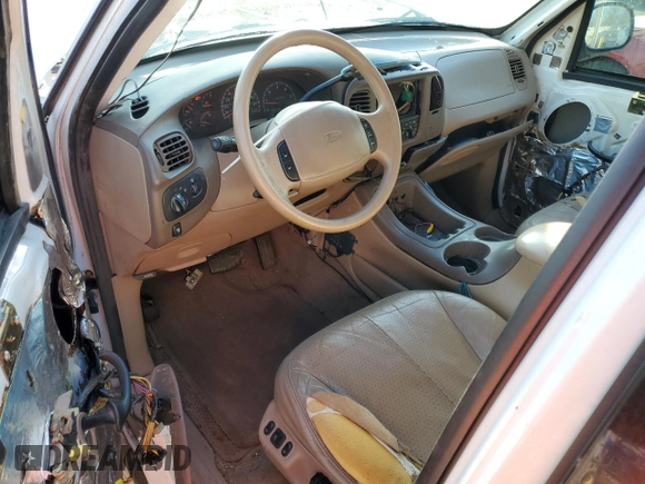 1998 Ford Expedition XLT with VIN 1FMRU17LXWLB16987, listed as a Copart auction lot 45755405 with 152,436 mi miles and Salvage Title. Bid and sale history available at carsss.com. Image 8.