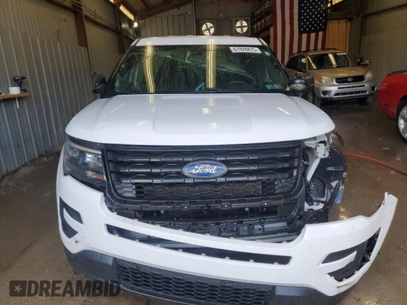 2017 Ford Police Interceptor Utility с VIN 1FM5K8AR6HGD13595, выставлен на аукционе Copart как лот 61928875 с пробегом Не указан миль и Списание • Salvage title. История ставок и продаж доступна на DreamBid. Изображение 5.