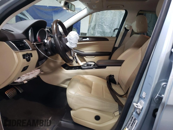 2016 Mercedes-Benz GLE 400 with VIN 4JGDA5GB1GA635070, listed as a Copart auction lot 48164945 with 47,045 mi miles and Salvage title. Bid and sale history available at DreamBid. Image 7.
