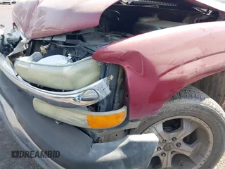 2004 Chevrolet Suburban LT with VIN 3GNEC16T54G282083, listed as a IAAI auction lot 40193048 with Not provided miles and . Bid and sale history available at DreamBid. Image 12.
