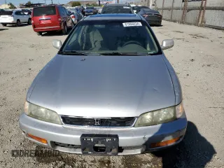 1996 Honda Accord EX with VIN 1HGCD5655TA106011, listed as a Copart auction lot 81959234 with 122,983 mi miles and Clean Title. Bid and sale history available at DreamBid. Image 5.